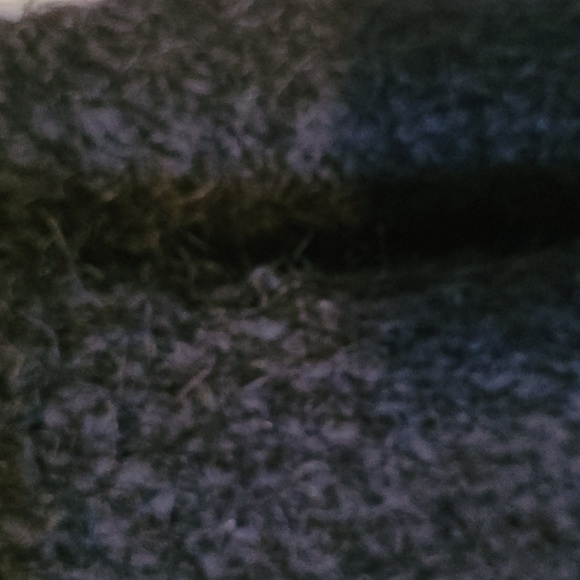 Soft Kenneth Cole Sweater - Picture 3 of 4